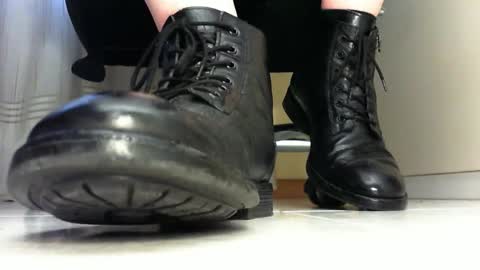 Snapshot of pablomenesssl chatting on 02-18-25, 04:16 Pablo Meness online show from 02-18-25, 04:16