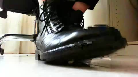 Snapshot of pablomenesssl chatting on 02-28-25, 12:20 Pablo Meness online show from 02-28-25, 12:20