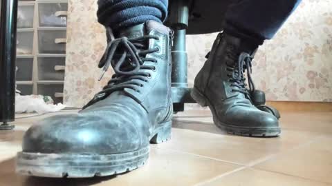 Snapshot of pablomenesssl chatting on 12-23-25, 06:44 Pablo Meness online show from 12-23-25, 06:44