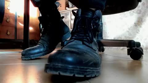 Snapshot of pablomenesssl chatting on 01-08-26, 08:05 Pablo Meness online show from 01-08-26, 08:05