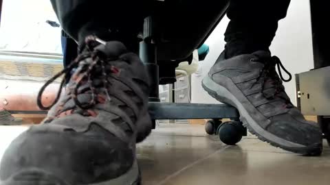 Snapshot of pablomenesssl chatting on 02-19-26, 07:04 Pablo Meness online show from 02-19-26, 07:04