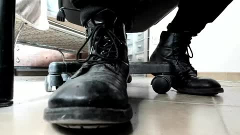Snapshot of pablomenesssl chatting on 04-20-26, 12:52 Pablo Meness online show from 04-20-26, 12:52