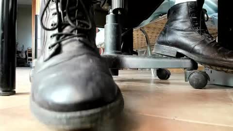 Snapshot of pablomenesssl chatting on 05-31-26, 05:59 Pablo Meness online show from 05-31-26, 05:59