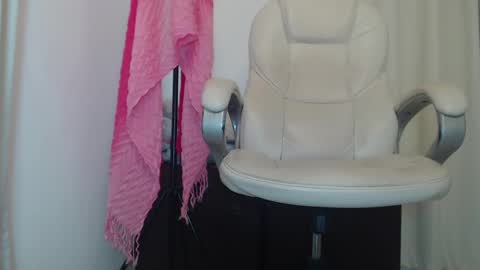 paiperhalliwey online show from 02-26-25, 06:54