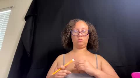 Snapshot of paisleehaze chatting on 12-16-24, 07:32 Paislee Haze online show from 12-16-24, 07:32