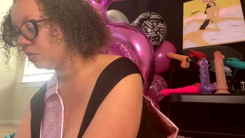 Snapshot of paisleehaze chatting on 12-19-24, 04:35 Paislee Haze online show from 12-19-24, 04:35