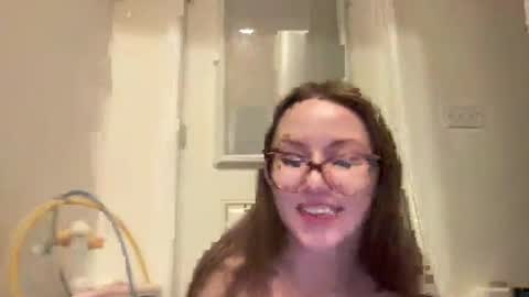 Snapshot of paisleysnowxo chatting on 03-10-25, 06:16 paisleysnowxo online show from 03-10-25, 06:16