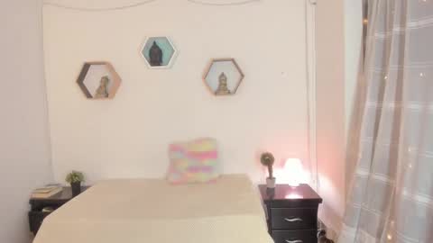 Paloma  online show from 02-15-25, 09:26