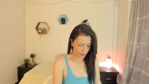 Paloma  online show from 11-02-25, 06:43