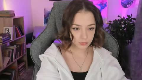 Snapshot of pambeeslyy chatting on 01-09-26, 08:28 Pam online show from 01-09-26, 08:28