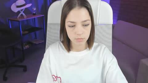 Snapshot of pambeeslyy chatting on 01-10-26, 09:11 Pam online show from 01-10-26, 09:11