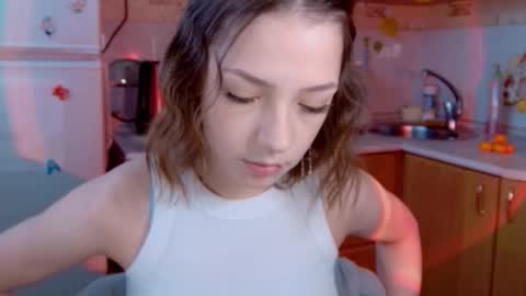 Snapshot of pambeeslyy chatting on 02-01-26, 08:35 Pam online show from 02-01-26, 08:35