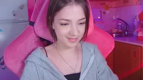 Snapshot of pambeeslyy chatting on 06-28-26, 02:23 Pam online show from 06-28-26, 02:23