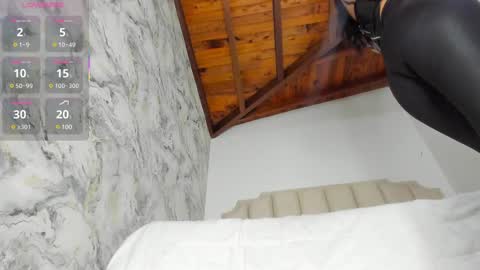 Snapshot of pamela_moreno chatting on 03-02-25, 03:59 Pamela online show from 03-02-25, 03:59