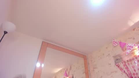 Snapshot of pamela_west chatting on 02-12-26, 02:06 Pamela West online show from 02-12-26, 02:06