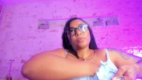 Snapshot of pamela_west chatting on 05-28-26, 07:44 Pamela West online show from 05-28-26, 07:44