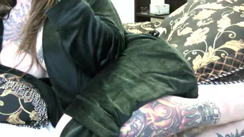 PAMELA GUNNS online show from 02-04-25, 07:00