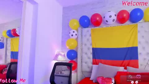 Snapshot of pamelamiler_ chatting on 06-25-26, 02:10 TELL ME PAMELLA AND GIVE ME A GOOD GRADE ITS IMPORTANT online show from 06-25-26, 02:10