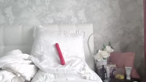 Snapshot of pamella_007 chatting on 10-19-25, 06:47 Pamella online show from 10-19-25, 06:47