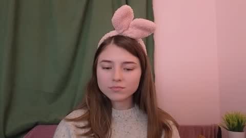 Snapshot of pamilarakestraw chatting on 09-30-25, 08:14 daniella online show from 09-30-25, 08:14