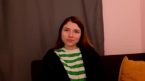 Snapshot of pamilarakestraw chatting on 10-18-25, 10:54 daniella online show from 10-18-25, 10:54