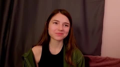 Snapshot of pamilarakestraw chatting on 10-24-25, 07:43 daniella online show from 10-24-25, 07:43