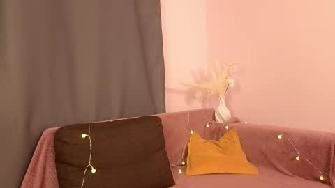 Snapshot of pamilarakestraw chatting on 11-08-25, 08:18 daniella online show from 11-08-25, 08:18