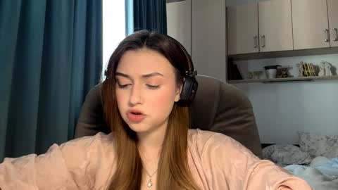 Lia online show from 06-03-26, 02:33