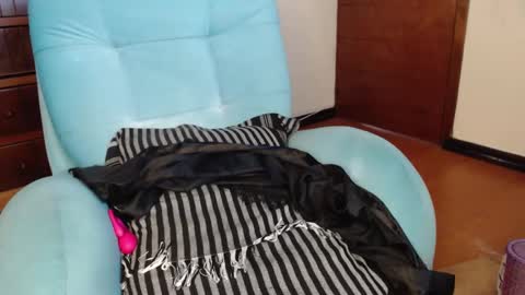 Snapshot of pandoragirlxxx chatting on 03-21-26, 12:54 Carolinesworldx online show from 03-21-26, 12:54