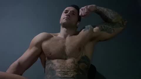 Snapshot of panther_style chatting on 12-23-24, 05:39 Oleg online show from 12-23-24, 05:39