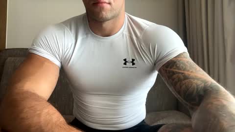 Snapshot of panther_style chatting on 02-14-25, 03:54 Oleg online show from 02-14-25, 03:54