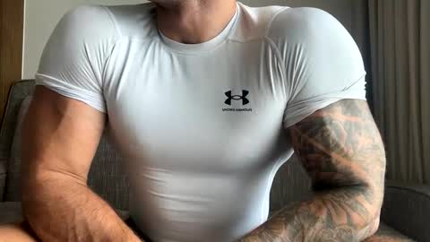 Snapshot of panther_style chatting on 02-15-25, 02:26 Oleg online show from 02-15-25, 02:26