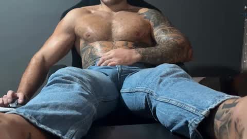 Snapshot of panther_style chatting on 10-24-25, 06:21 Oleg online show from 10-24-25, 06:21