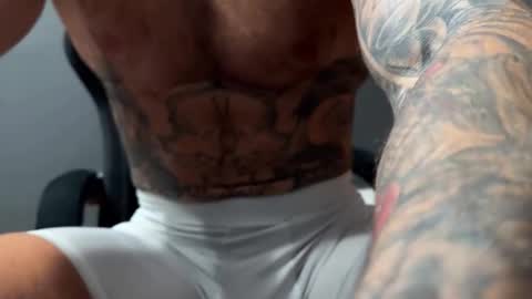 Snapshot of panther_style chatting on 11-04-25, 04:50 Oleg online show from 11-04-25, 04:50