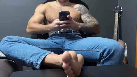 Snapshot of panther_style chatting on 11-15-25, 06:11 Oleg online show from 11-15-25, 06:11