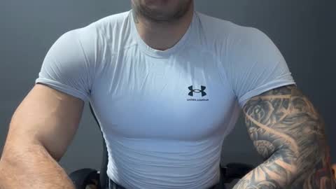 Snapshot of panther_style chatting on 11-17-25, 06:08 Oleg online show from 11-17-25, 06:08