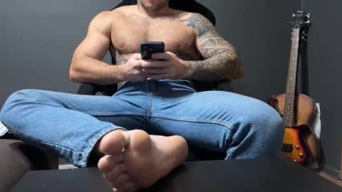 Snapshot of panther_style chatting on 11-21-25, 05:17 Oleg online show from 11-21-25, 05:17