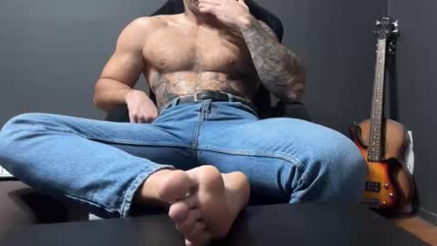 Snapshot of panther_style chatting on 11-22-25, 04:00 Oleg online show from 11-22-25, 04:00