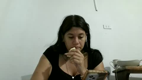 Snapshot of paola_latina_esclusiva chatting on 06-14-26, 06:32 PAOLA EXCLUSIVAA online show from 06-14-26, 06:32