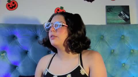 Paola Lyon online show from 11-12-25, 06:19