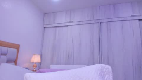 Paola  online show from 02-11-25, 07:27