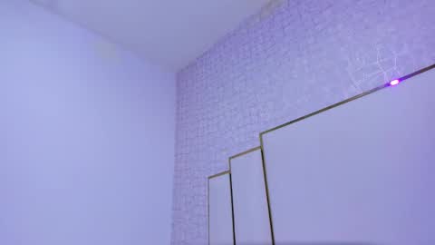 Paola  online show from 10-04-25, 11:52