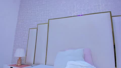 Paola  online show from 10-21-25, 11:33