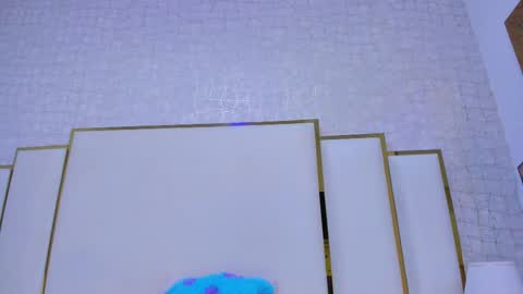 Paola  online show from 11-24-25, 11:32