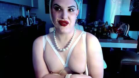 Snapshot of paoladoll chatting on 05-05-26, 08:55 Sarina Williams online show from 05-05-26, 08:55