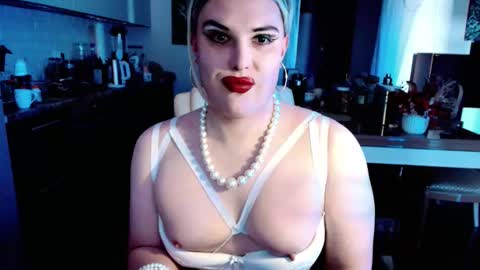 Snapshot of paoladoll chatting on 05-19-26, 11:49 Sarina Williams online show from 05-19-26, 11:49