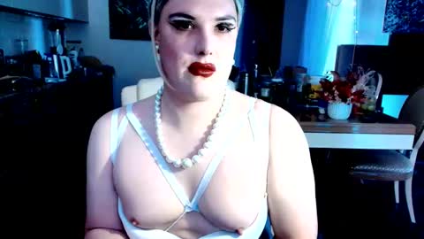 Snapshot of paoladoll chatting on 05-21-26, 10:00 Sarina Williams online show from 05-21-26, 10:00