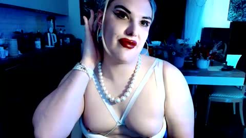 Snapshot of paoladoll chatting on 06-07-26, 11:25 Sarina Williams online show from 06-07-26, 11:25