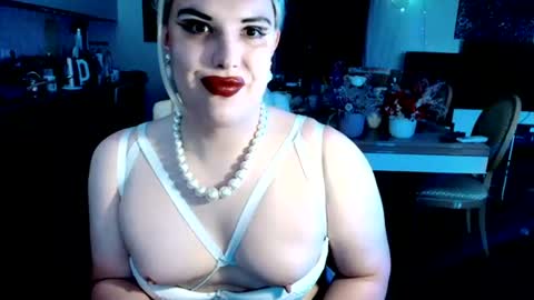 Snapshot of paoladoll chatting on 06-15-26, 08:16 Sarina Williams online show from 06-15-26, 08:16
