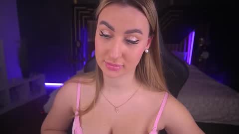 Lia online show from 03-11-25, 06:52